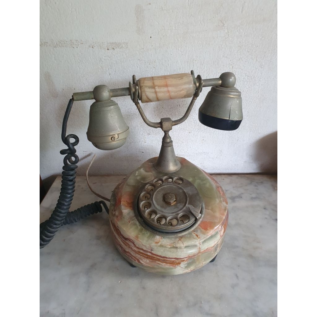 telepon putar antik italy