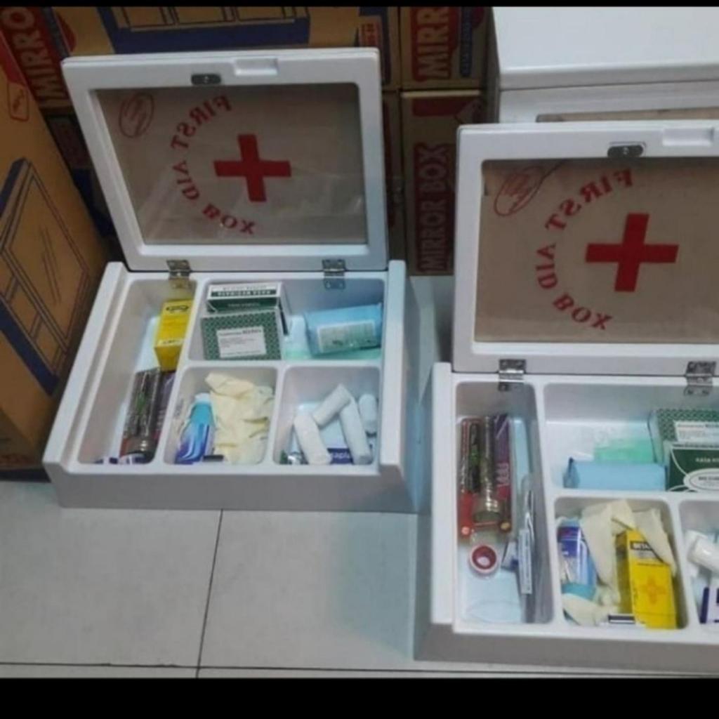 KOTAK P3K TIPE A + ISI KOMPLIT / BOX P3K DINDING