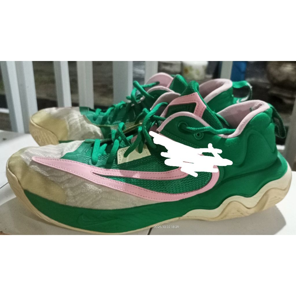 sepatu basket hijau size 46