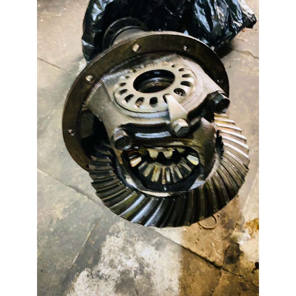 gardan toyota hiace 8:39