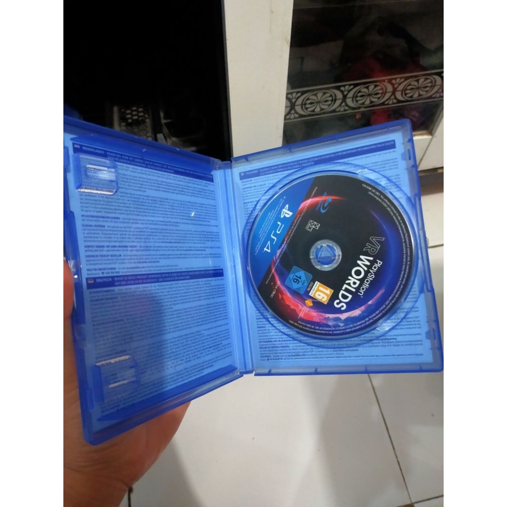 kaset ps4 VR world