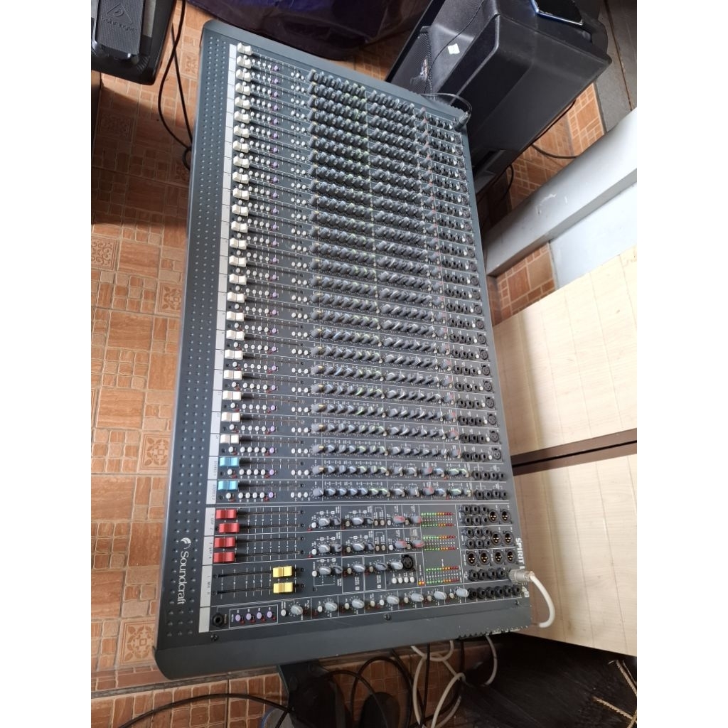 Mixer Soundcraft Spirit Live4,2 24