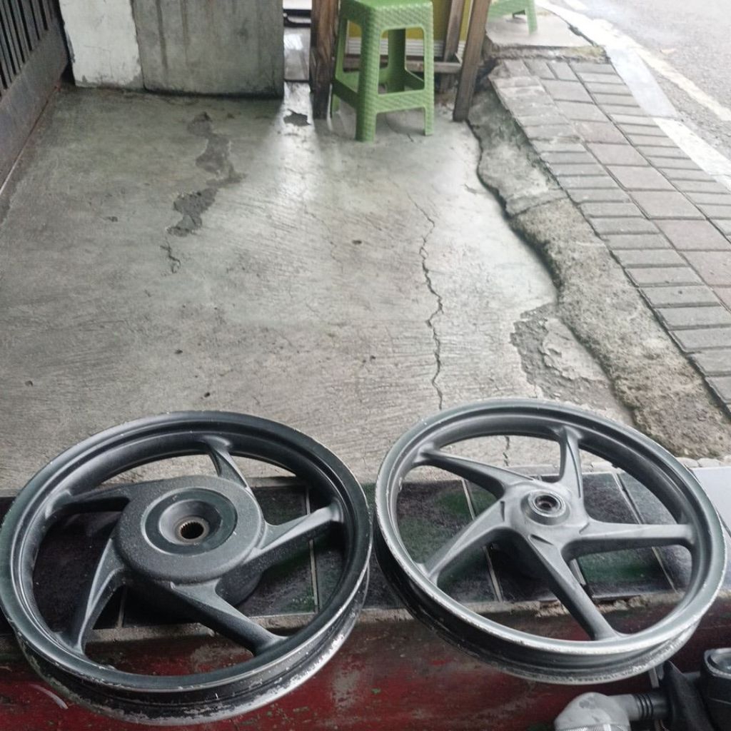velg pelek Tromol peleg Vario 125 / 150 kzr original
