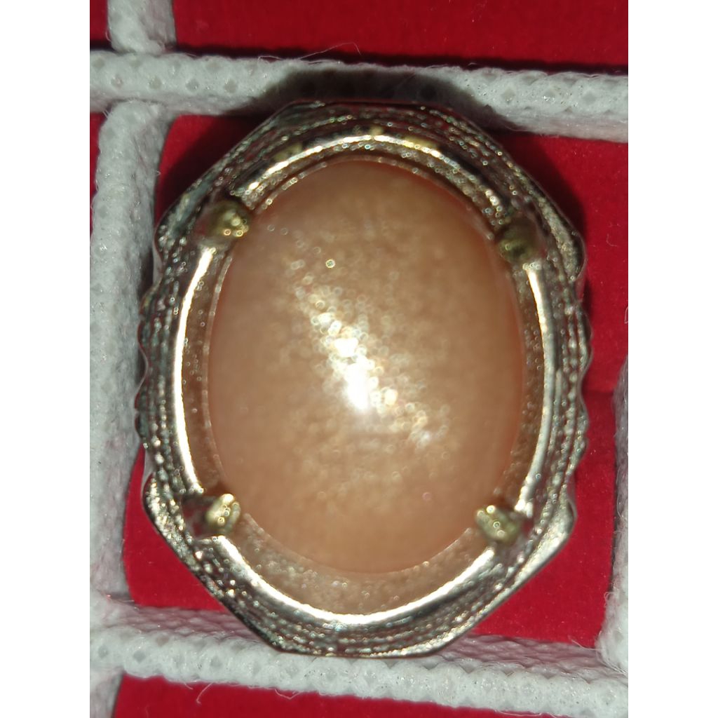 batu pasir Emas cyklop Papua asli