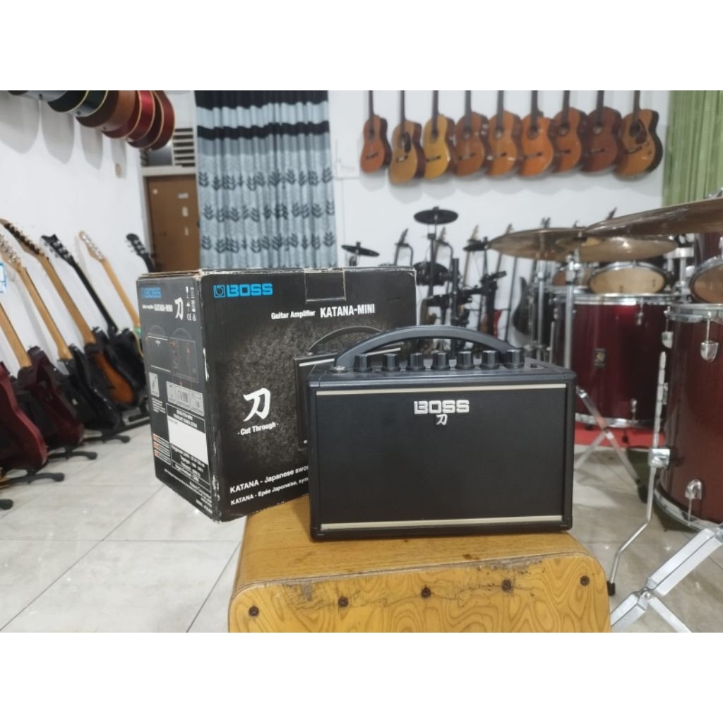 AMPLI GITAR BOSS KATANA MINI BEKAS MULUS