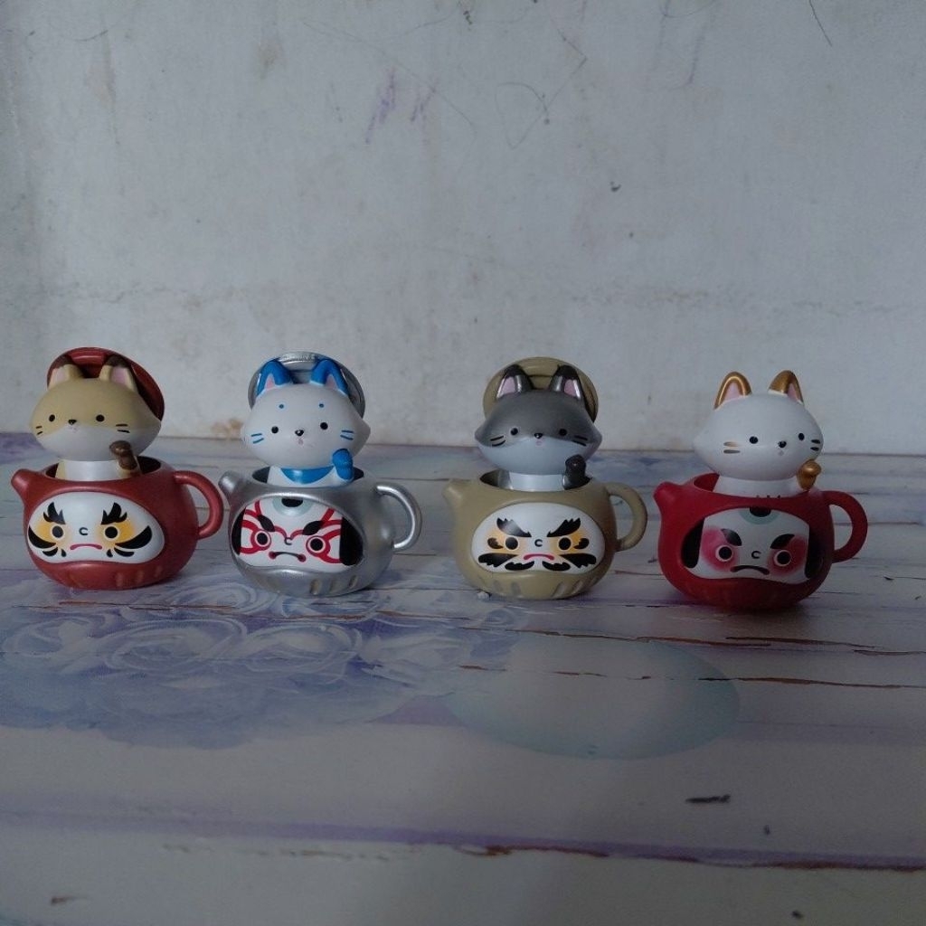 Jinart Teapot Daruma Fox Figure Selected