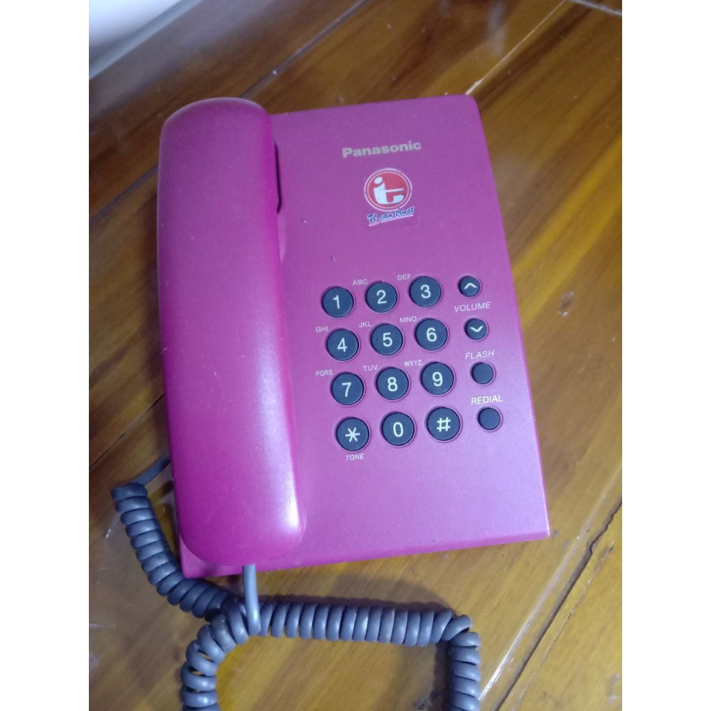 Telpon model Klasik merek Panasonic
