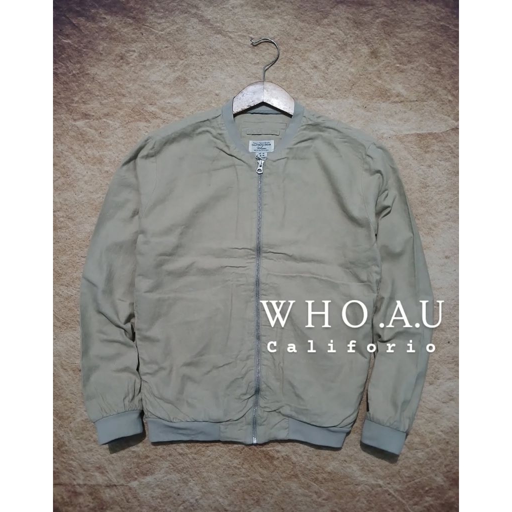 jaket WHOAU bahan katun kanvas recomend bekas/second/preloved