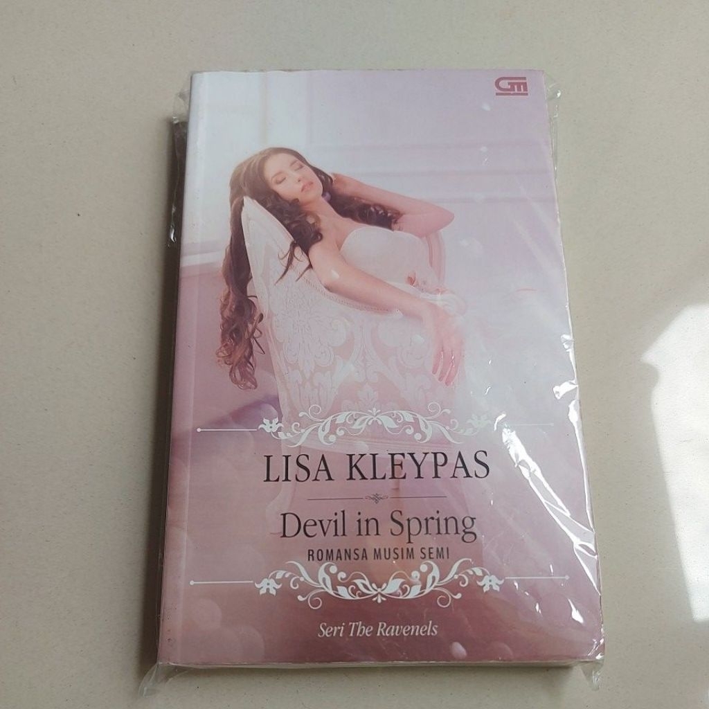 Novel Devil in spring ( Romansa musim semi ) by Lisa Kleypas
