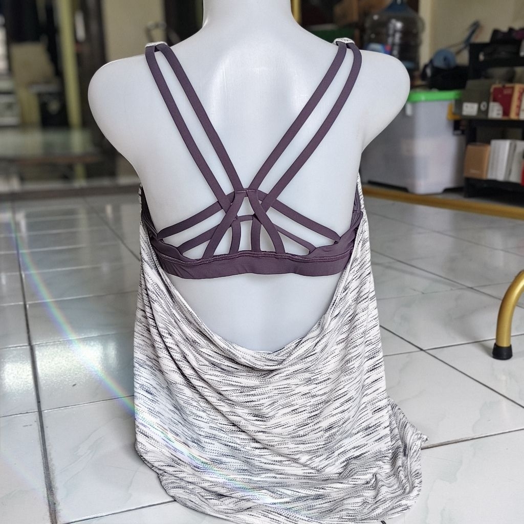 tank top lulu lemon wanita include bra