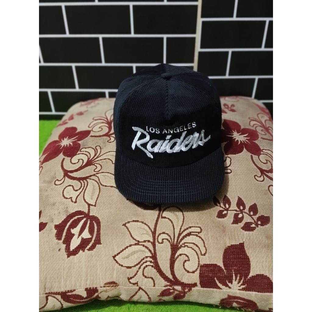 Topi Snapback Script Raiders Corduroy Modern Hat