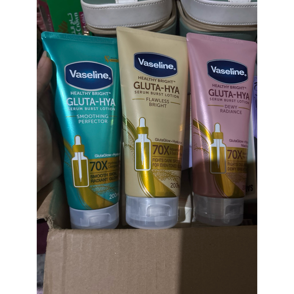 Vaseline gluta Hya SPF 50 PA++++ & Vaseline Healthy Bright Gluta-Hya Serum Burst Lotion Smoothing Pe