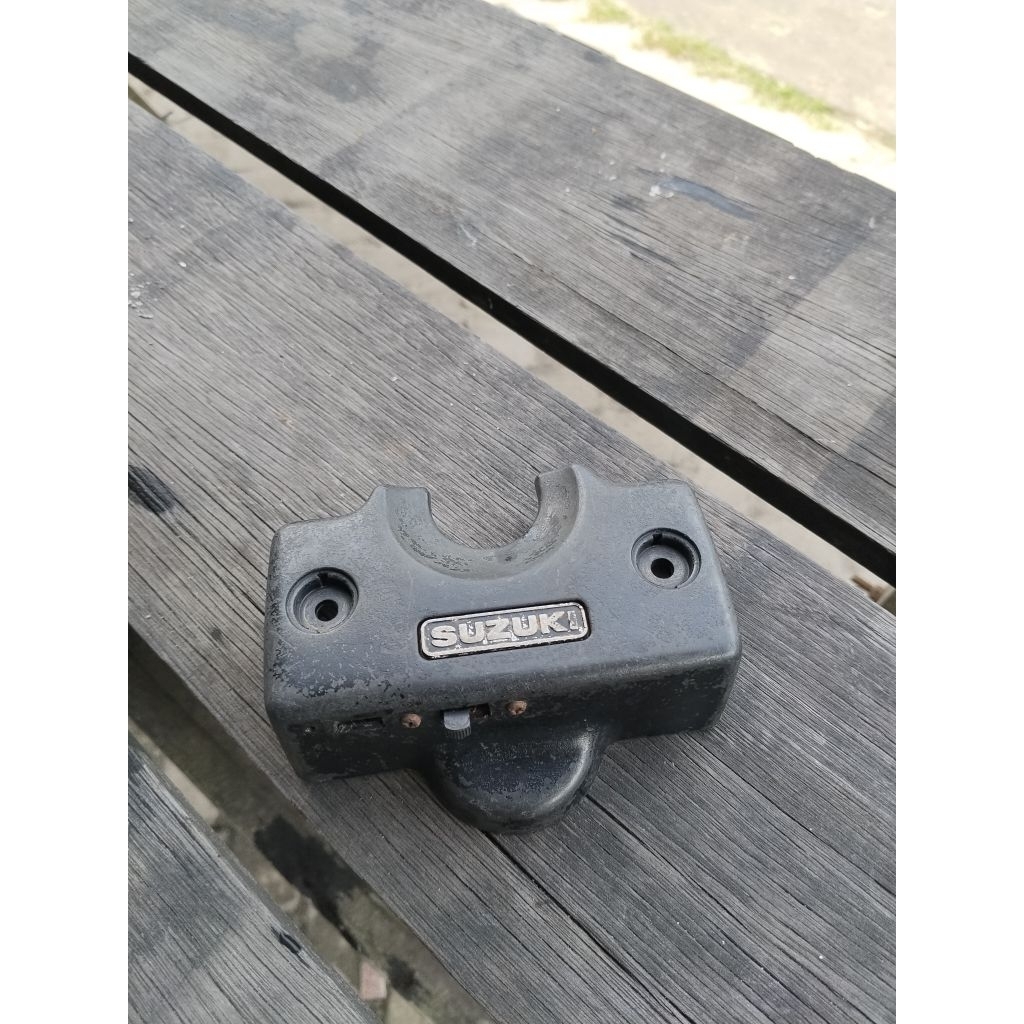 tutup kunci kontak suzuki trs