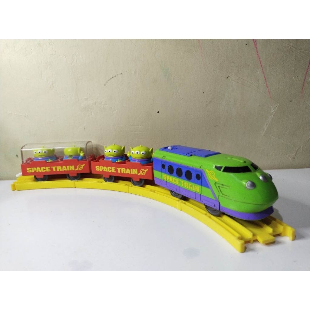 Kereta Tomy Disney Dream Railway