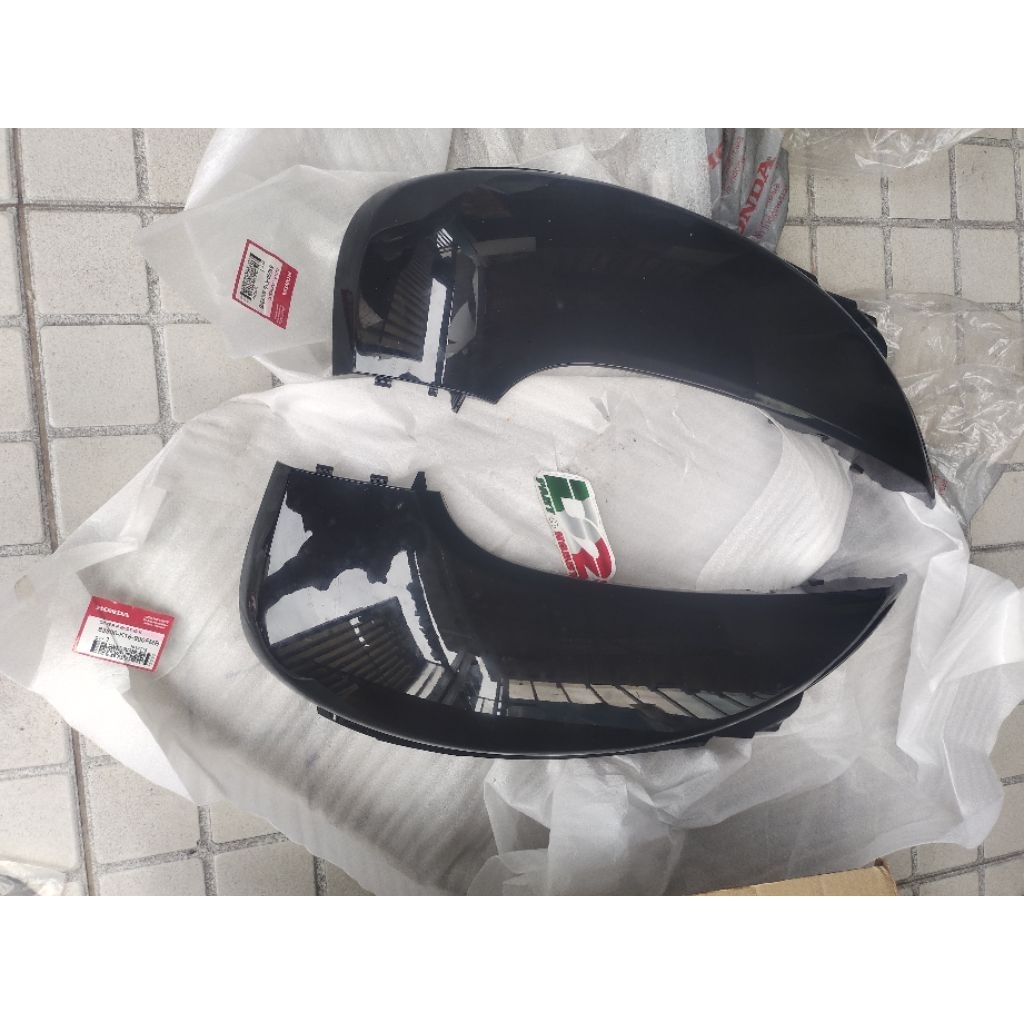 body belakang kanan kiri Scoopy fi 2014-2018 warna hitam original AHM 83500-K16-900FMB dan 83600-K16