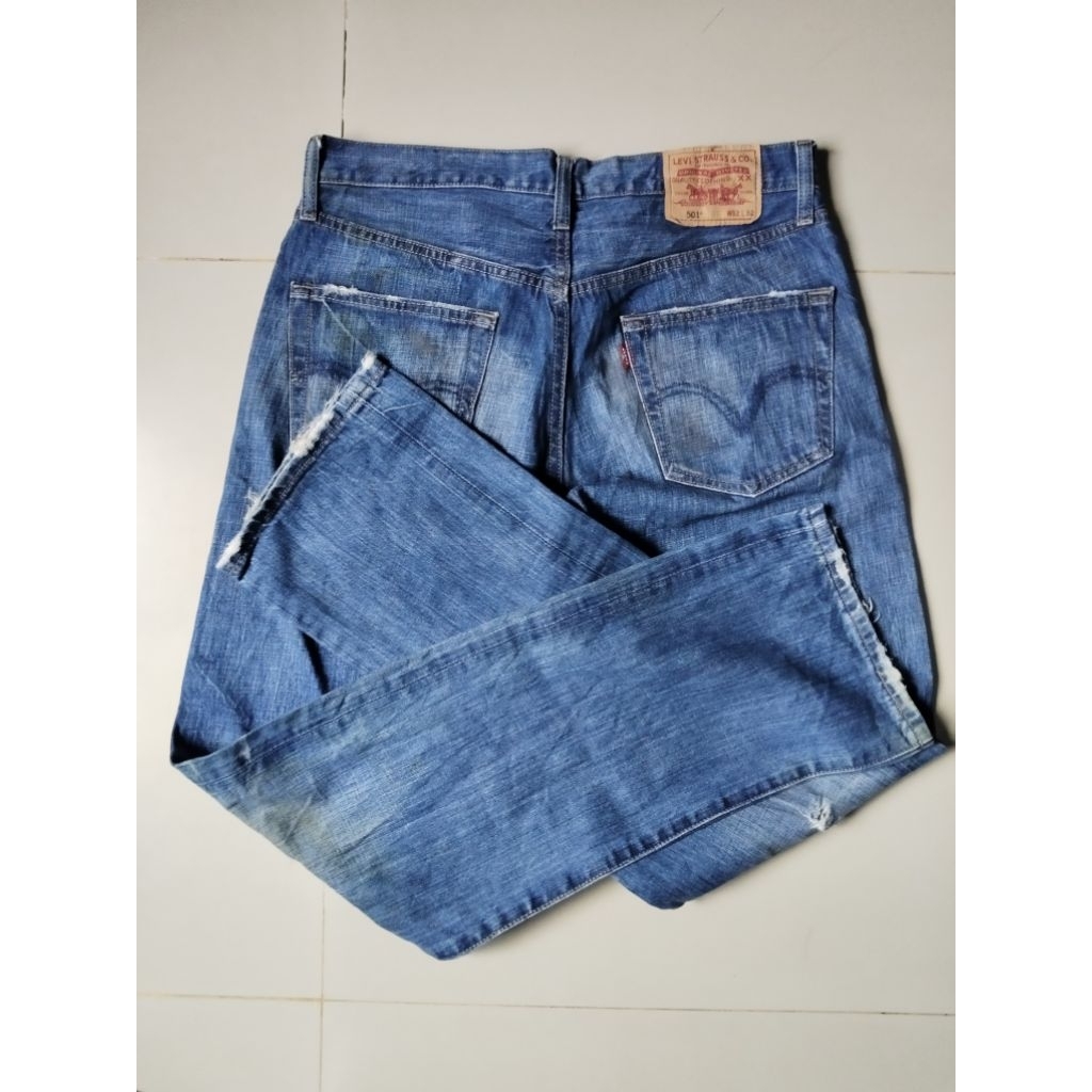Vintage Levi's 501 Original Japan Non-Selvedge Size 32-32Levi's Made In Japan
Levi's 501® Benang Hol