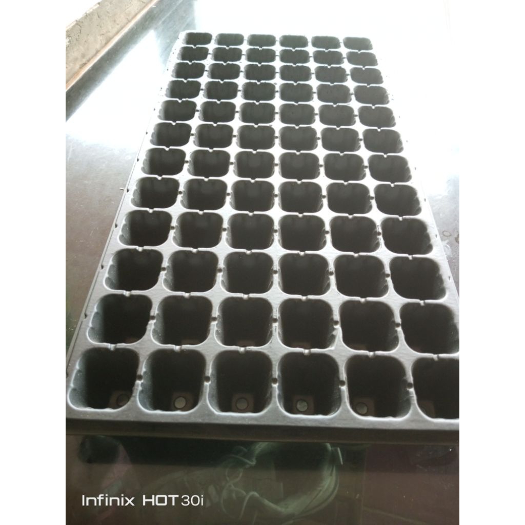 pot penyemai bibit buah terdiri dari 72 kolam dan pohon lain nya sangat cocok untuk menyemai bibit p