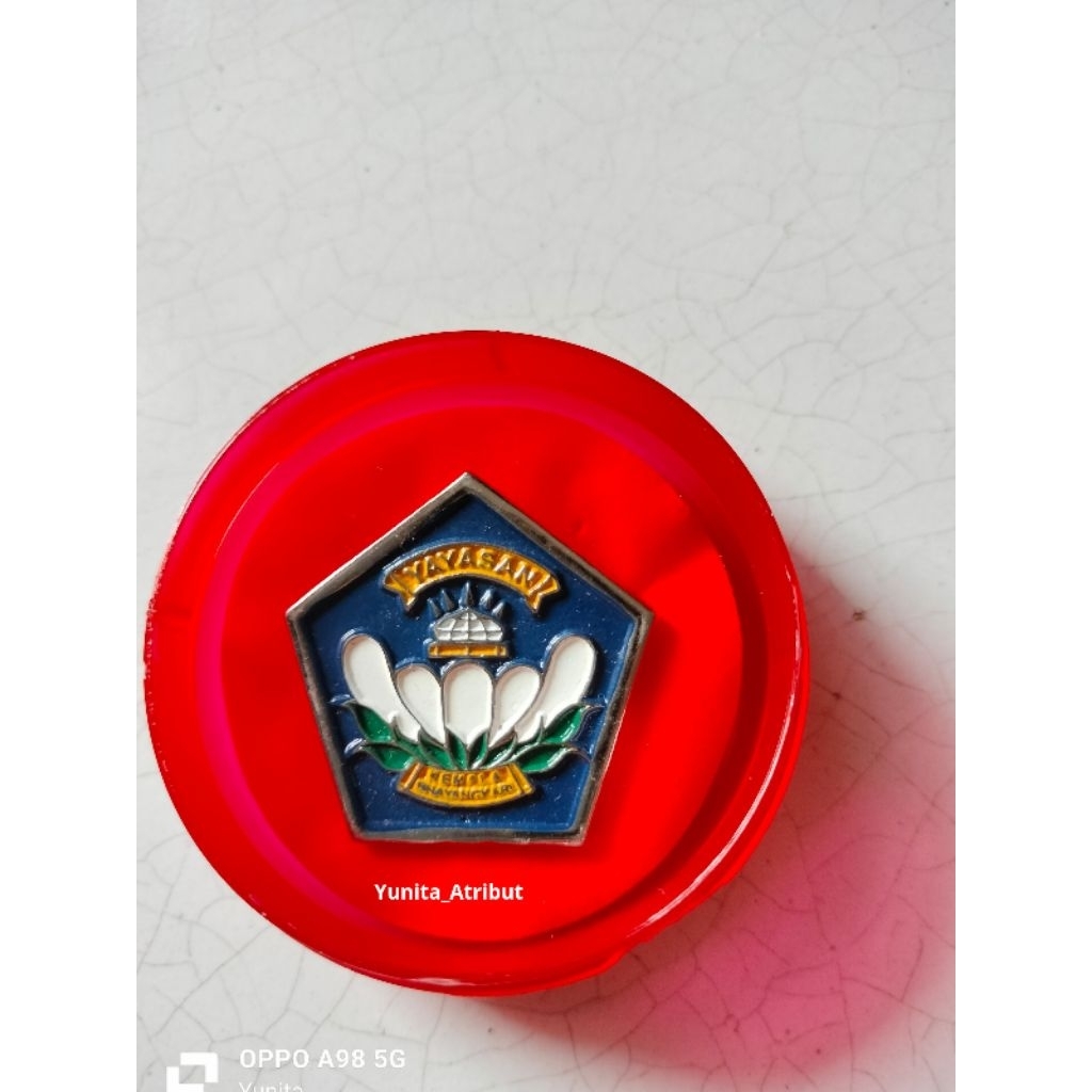Pin pdh Yayasan bhayangkari kualitas premium lapis mika merah | pin yayasan bhayangkari anti luntur