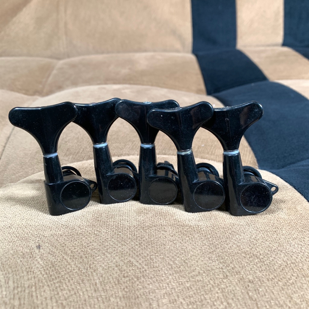 dryer fender squier jazz bass 4 dan 5 strings hitam