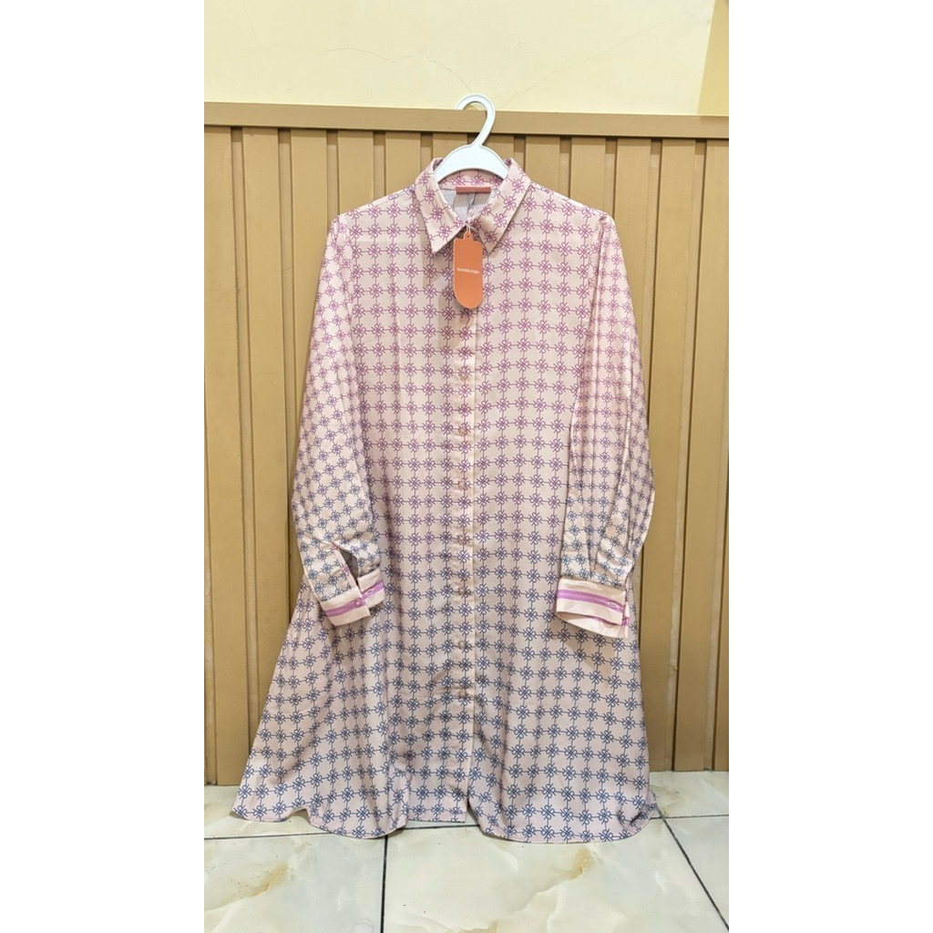 Liara tunic/monogram ria miranda
