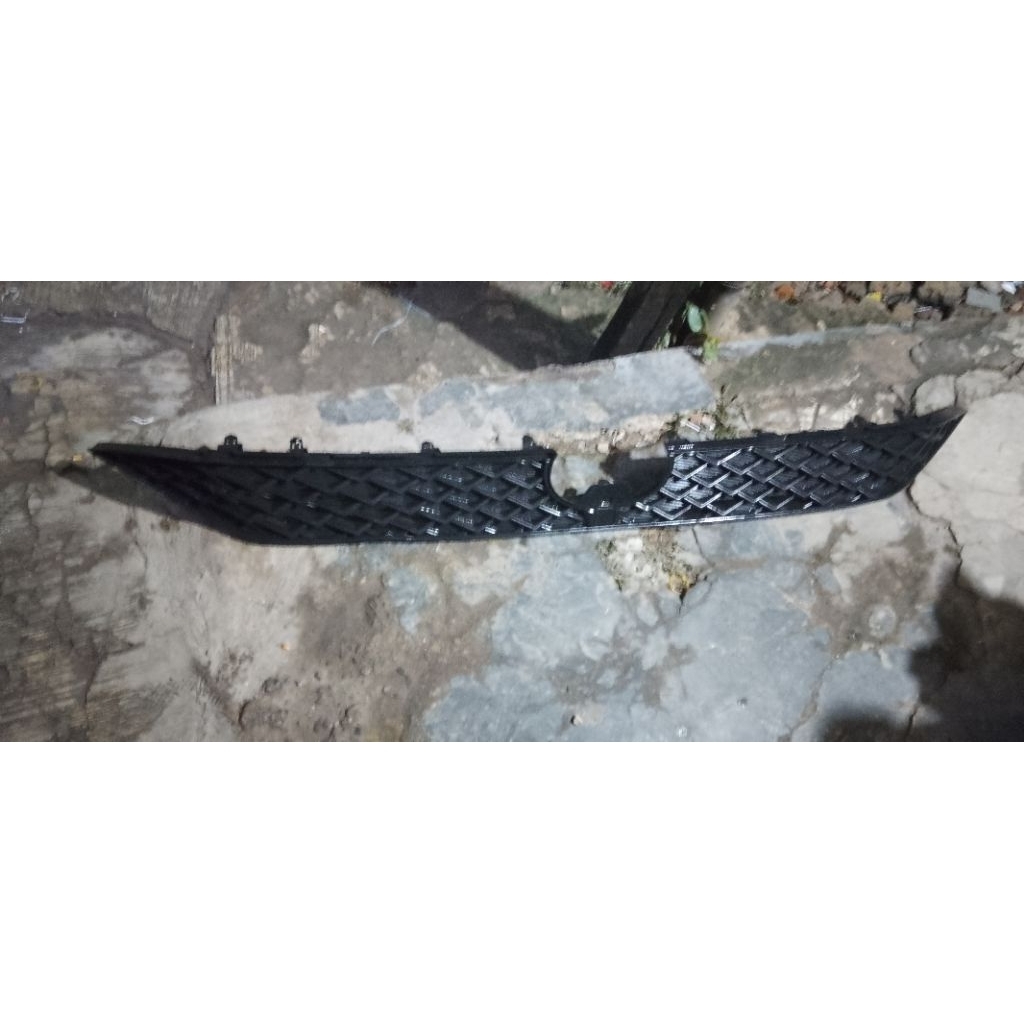 ram/gril atas depan bemper Avanza Xenia 2022-2023