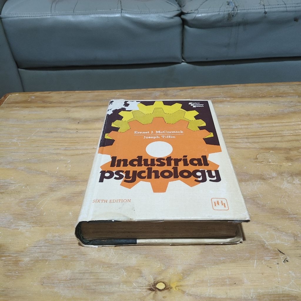 Buku Industrial Psychology 6th Edition
