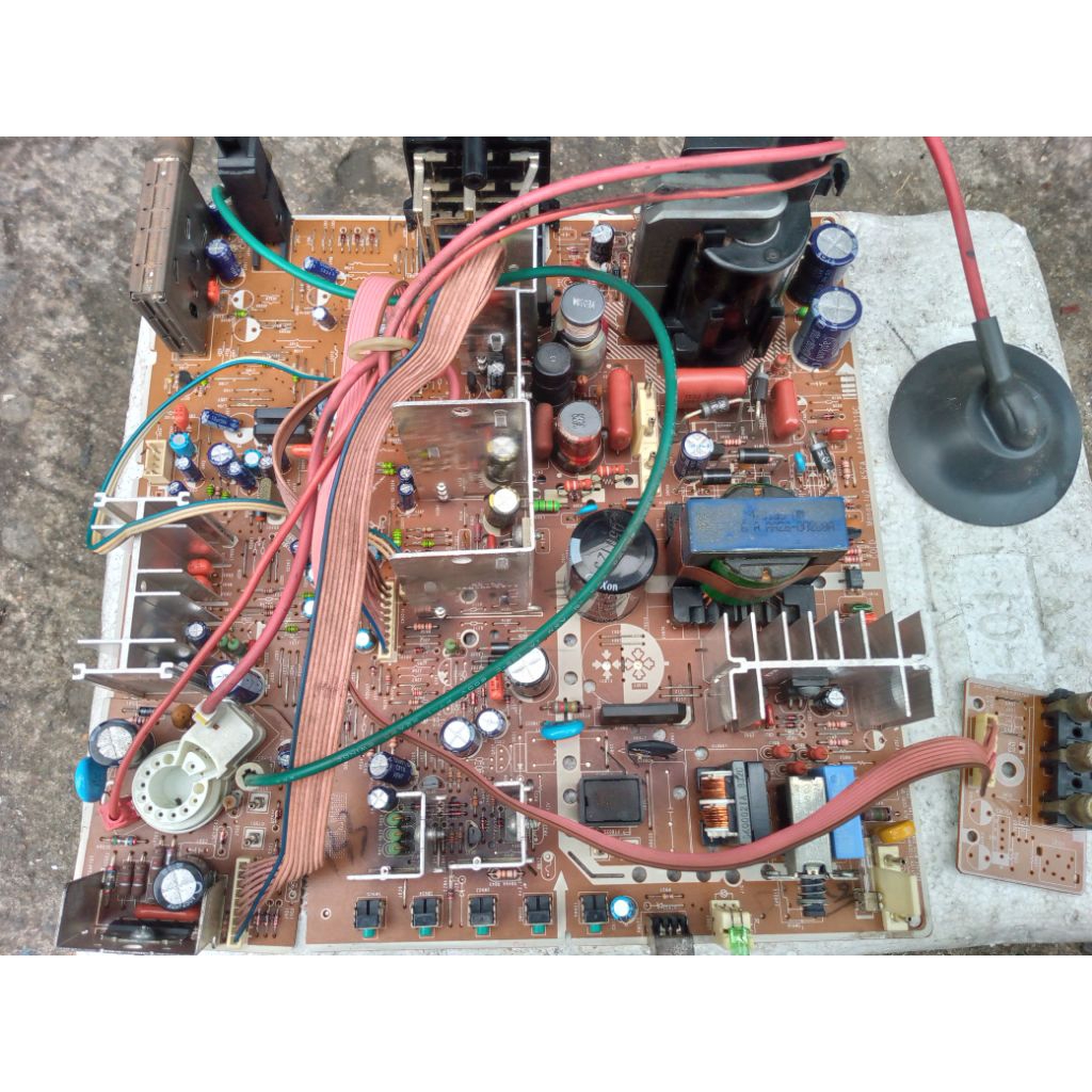 Mesin TV tabung slim 21inc merk Samsung, EW, normal.