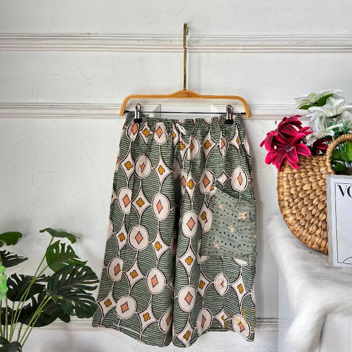 Celana Pendek Rayon Jumbo - celana pendek celana murah celana rumah celana rayon celana rayon premiu