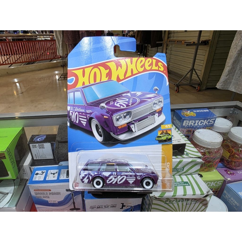 Hotwheels  datsun bluebird wagon