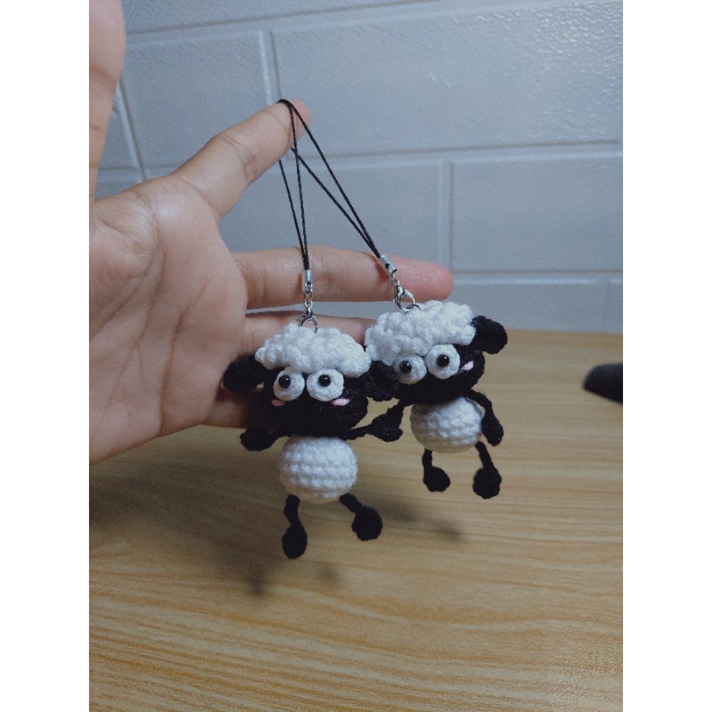 Gantungan kunci hp baby shaun the sheep/gantungan hp shaun the sheep/handmade gantungan kunci