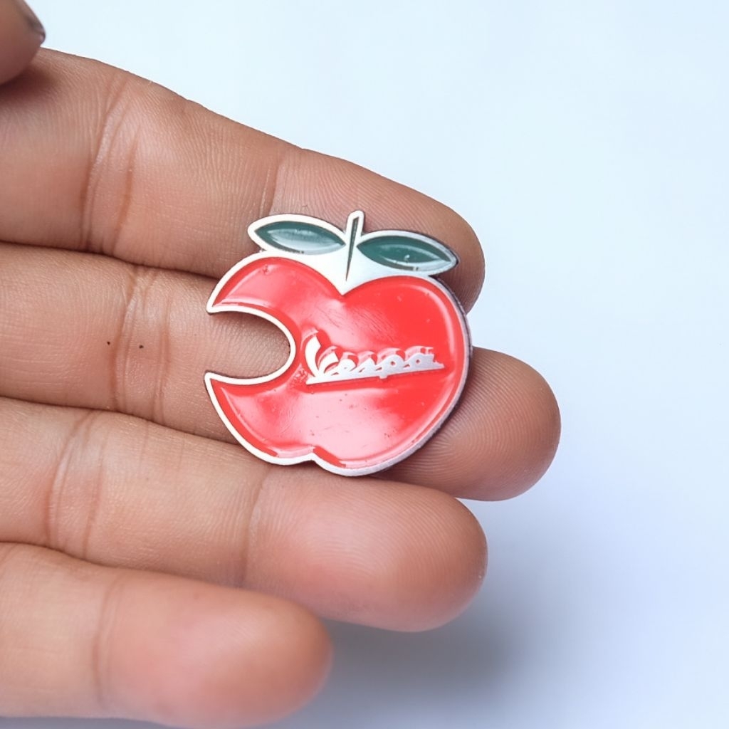 Enamel Pin Apple Vespa