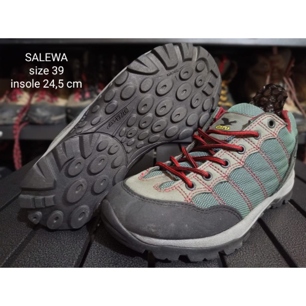sepatu outdoor thrifting SALEWA