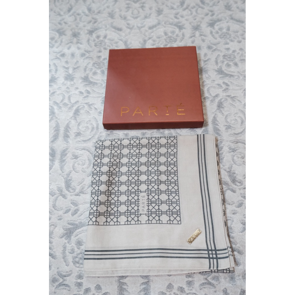 preloved hijab segi empat PARTE