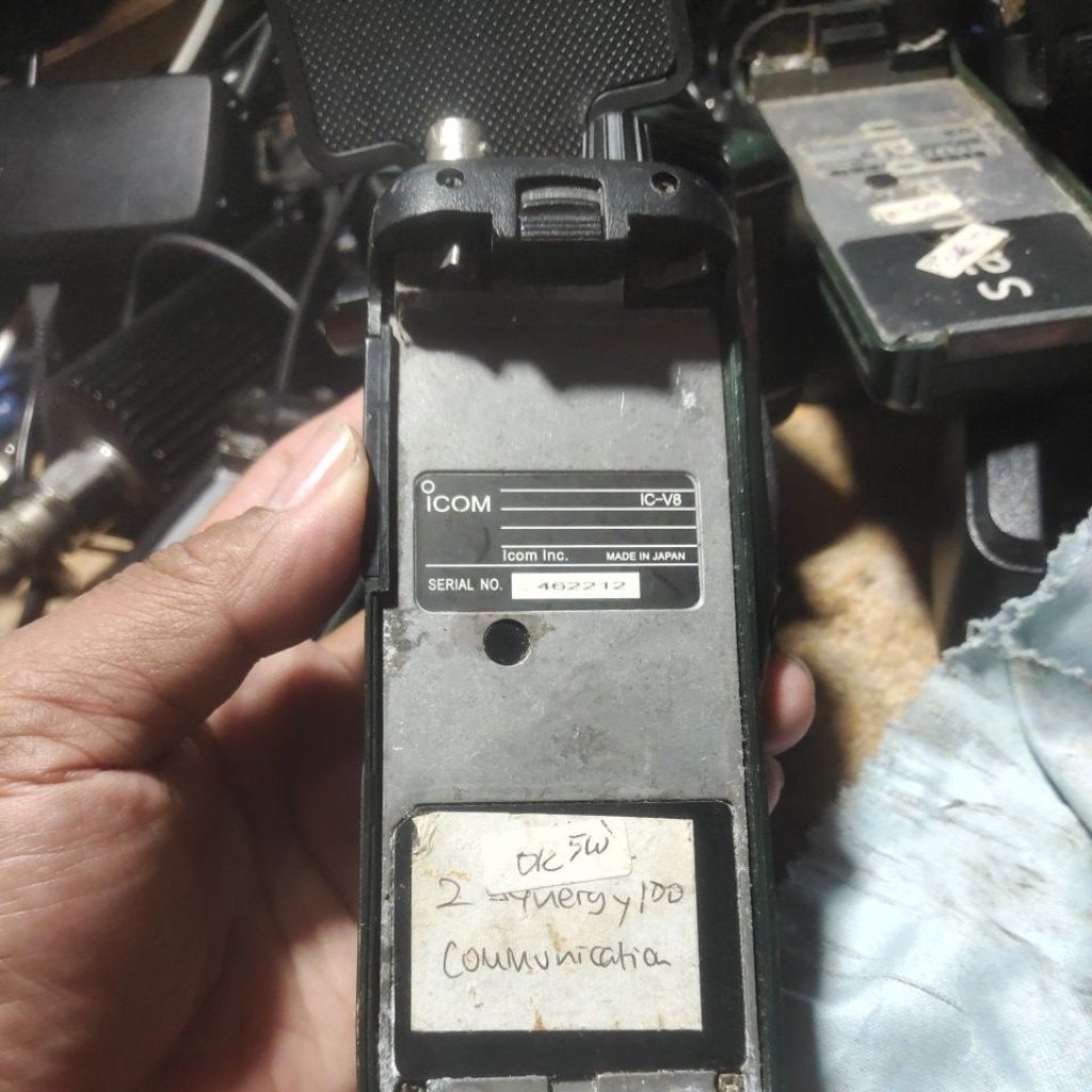ICOM IC-V8 VHF TRANSCEIVER HT ICOM IC V8