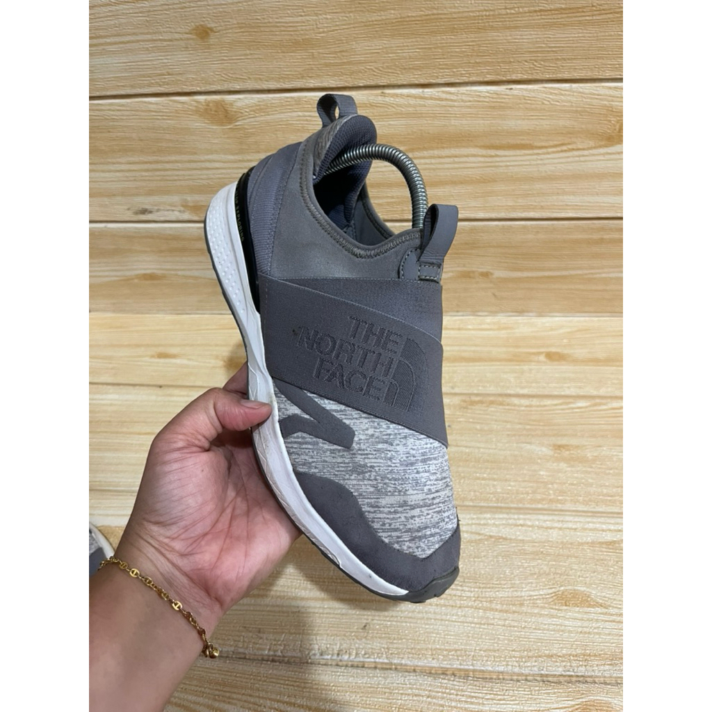 Tnf Slip on