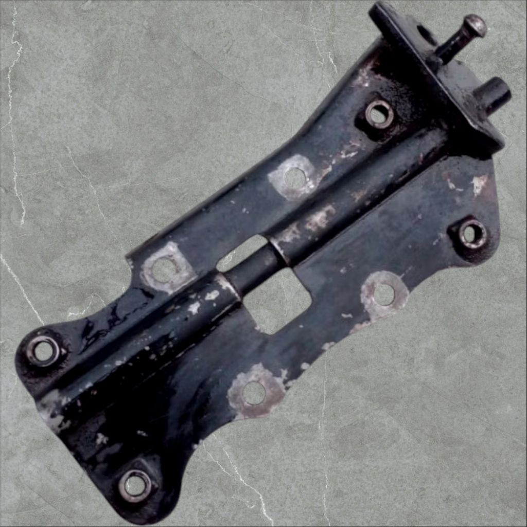 breket footstep depan Honda Supra x 125 Honda karisma original