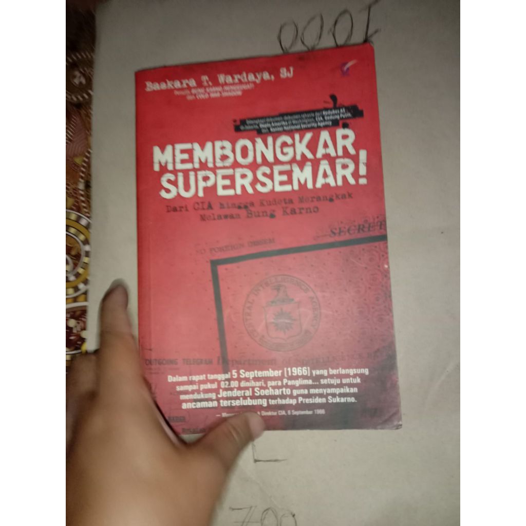 BUKU MEMBONGKAR SUPERSEMAR!