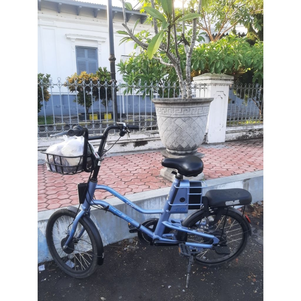 sepeda listrik selis EOI