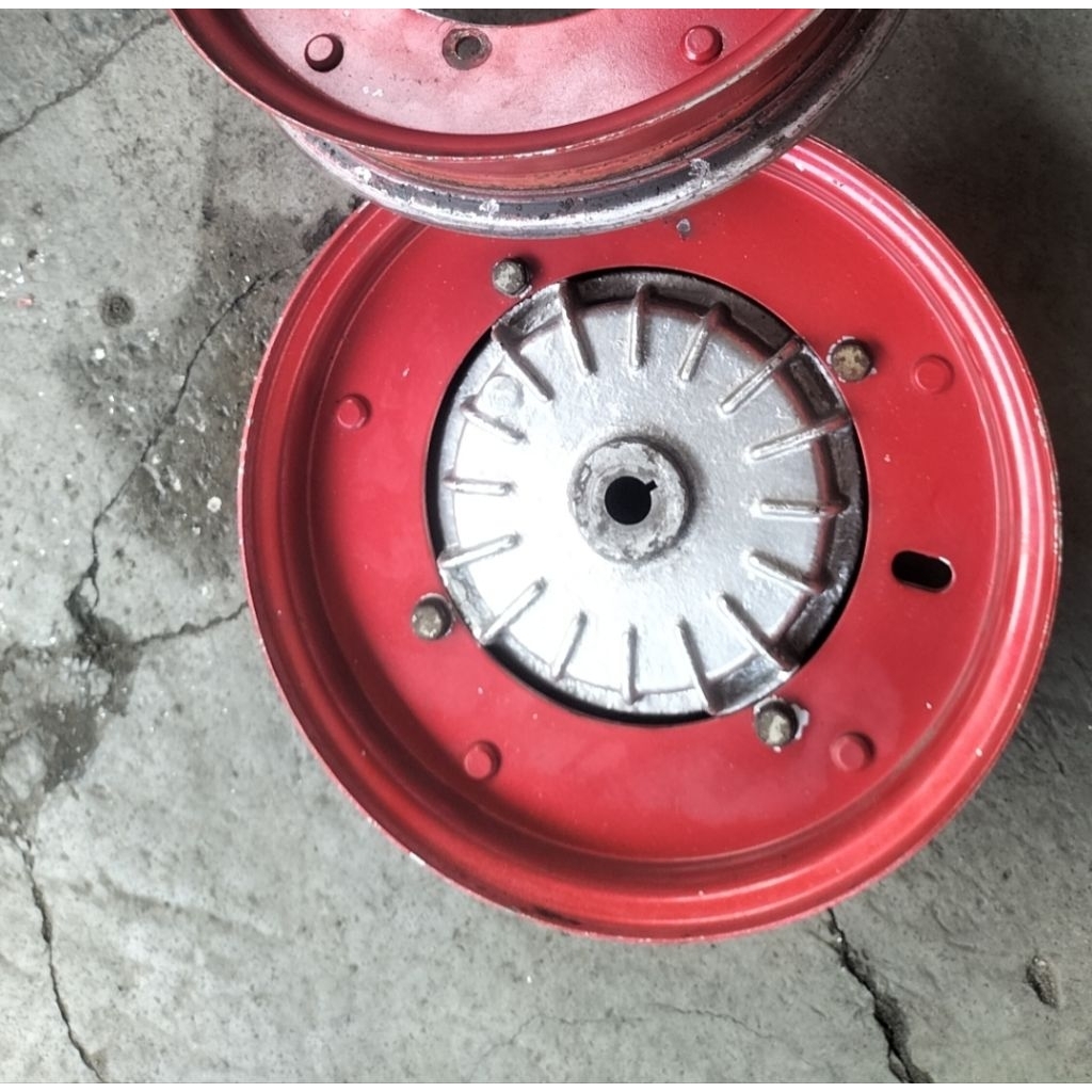 Velg banci vespa R10