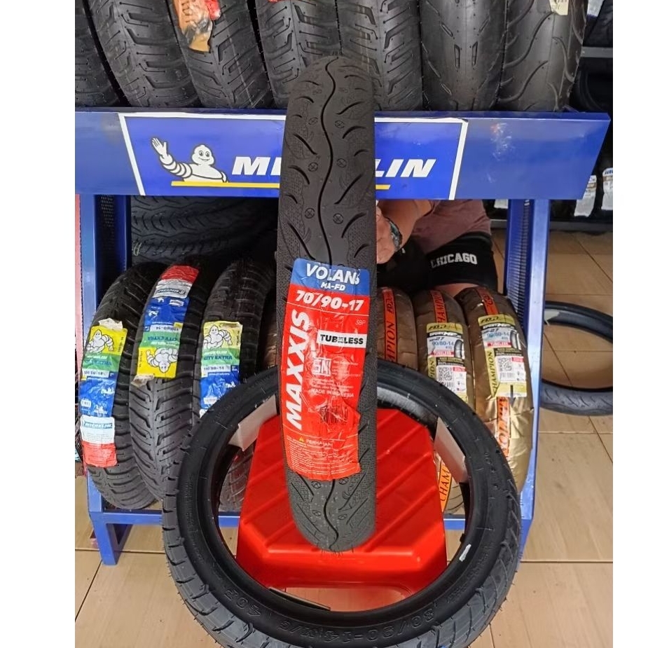 maxxis volans 70/90-17 tubbles