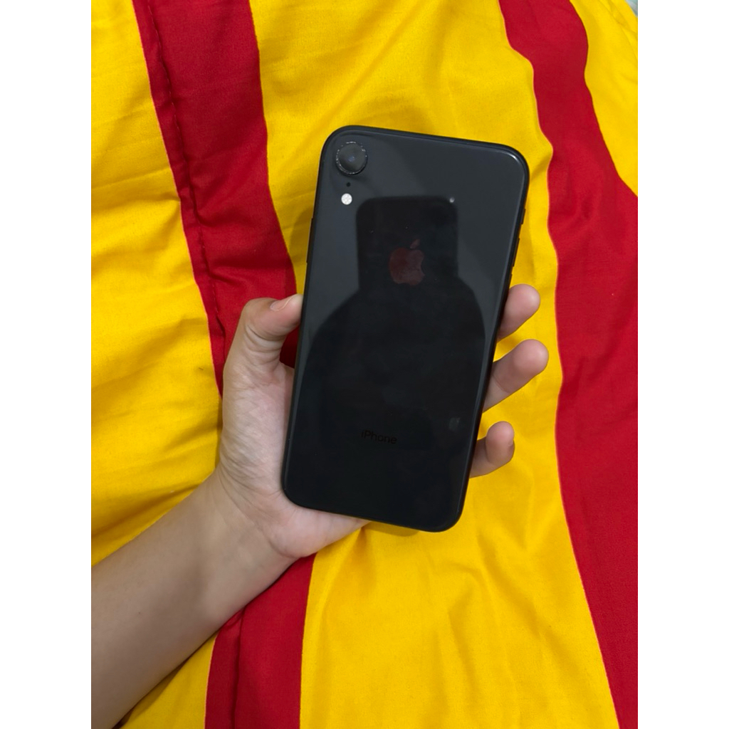 iPhone XR 64GB Ex garansi resmi indonesia ibox