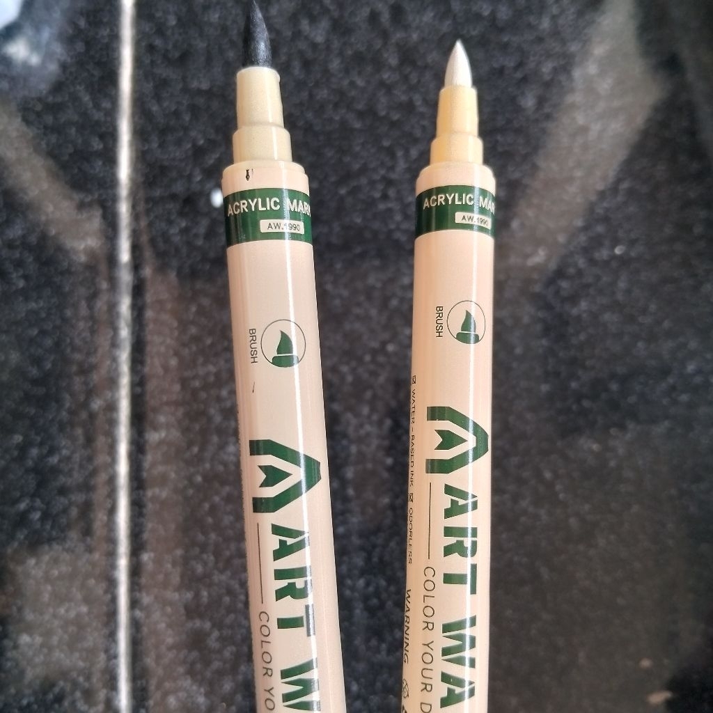 Art Walker Acrylic Brush Marker Hitam Putih