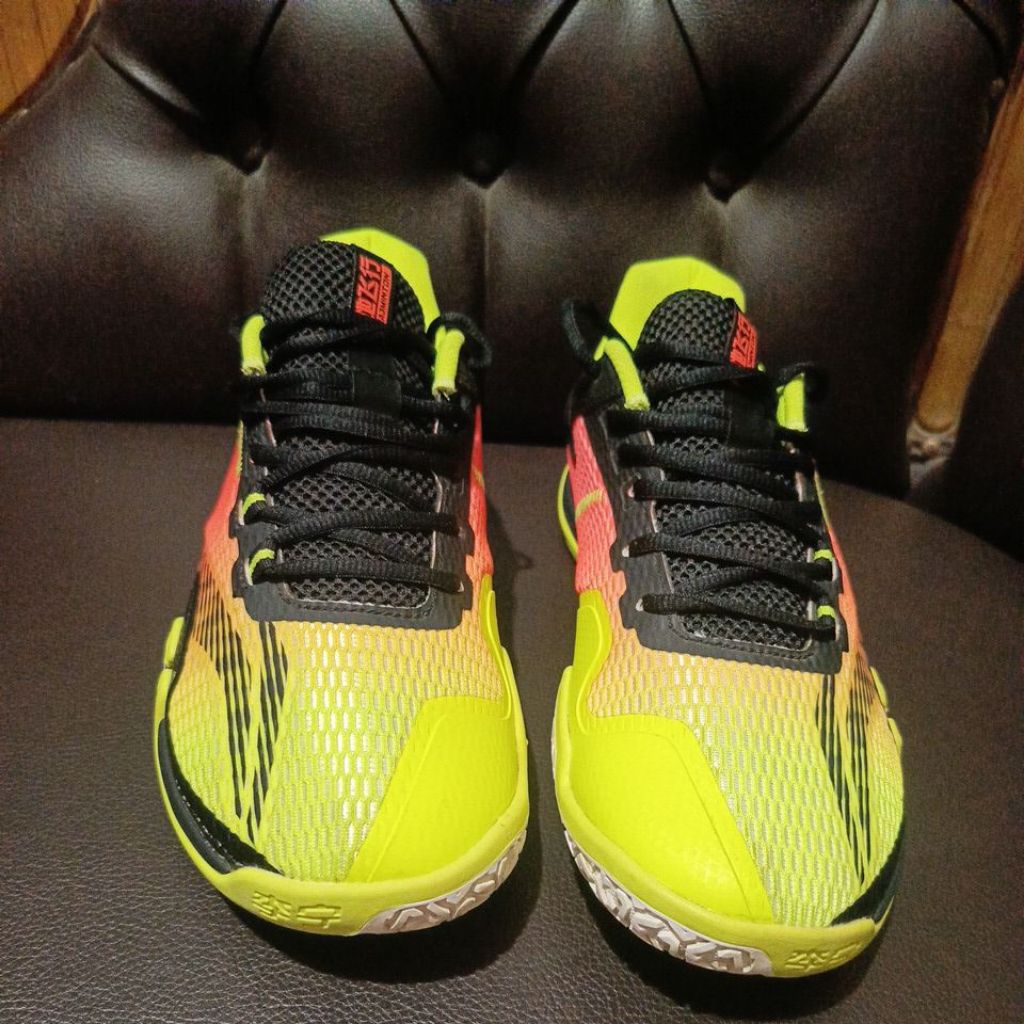 Lining Saga Lite AYTQ025-3