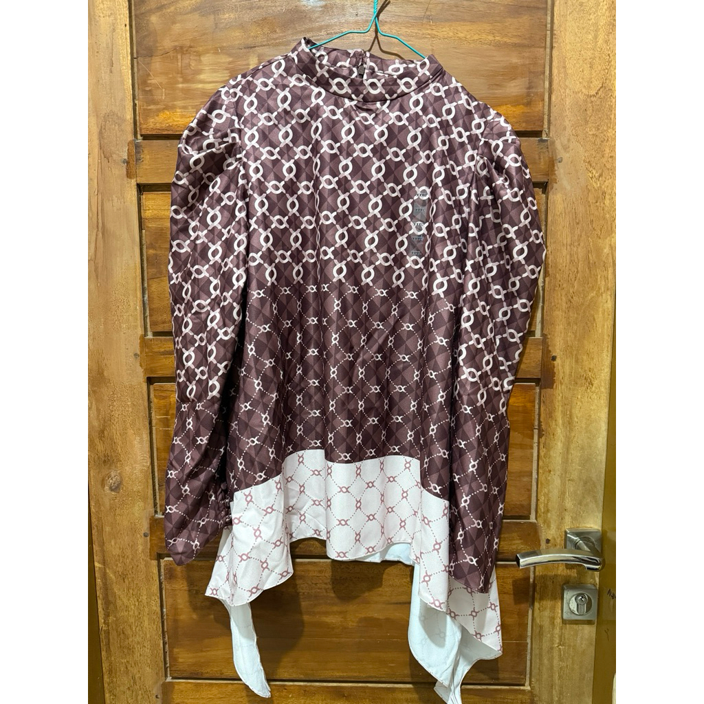 CALYA BLOUSE WEARING KLAMBY