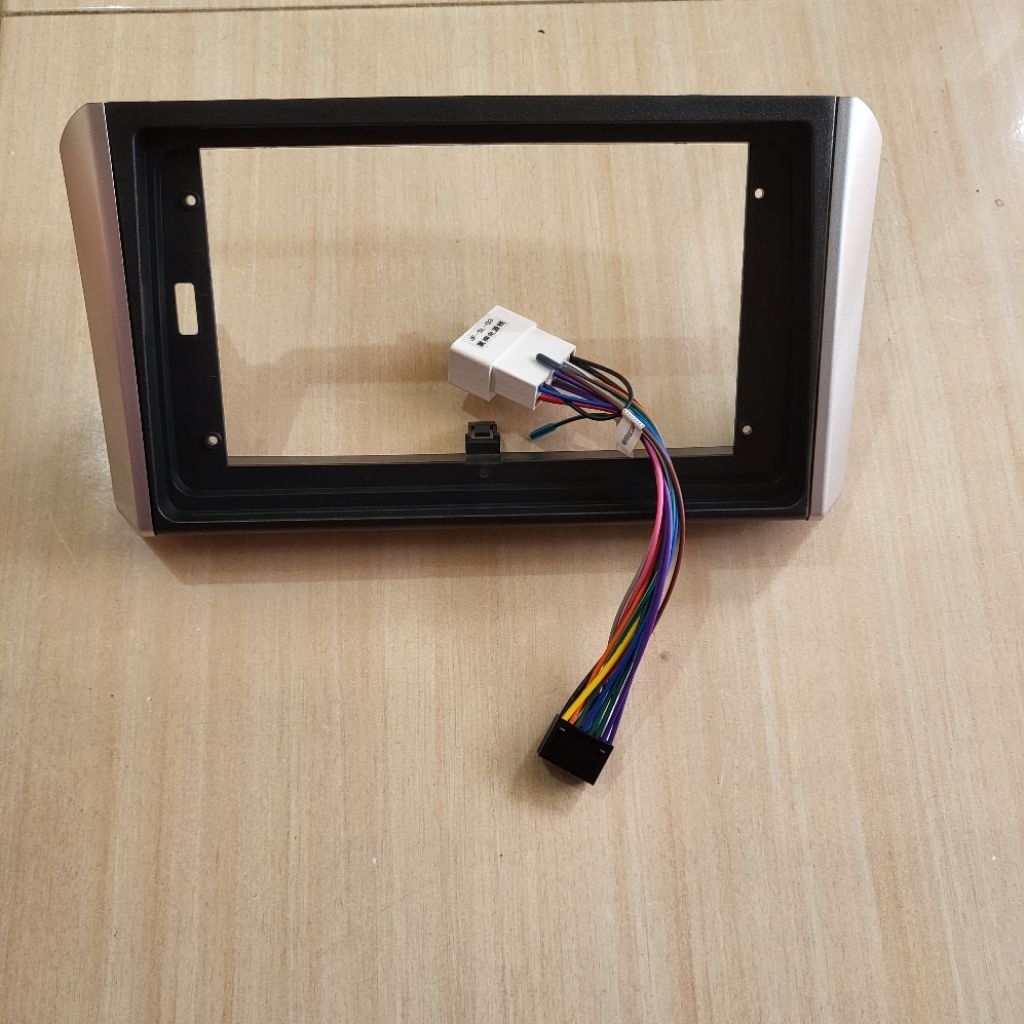 FRAME HEAD UNIT ANDROID XPANDER 9 inch / 10 inch