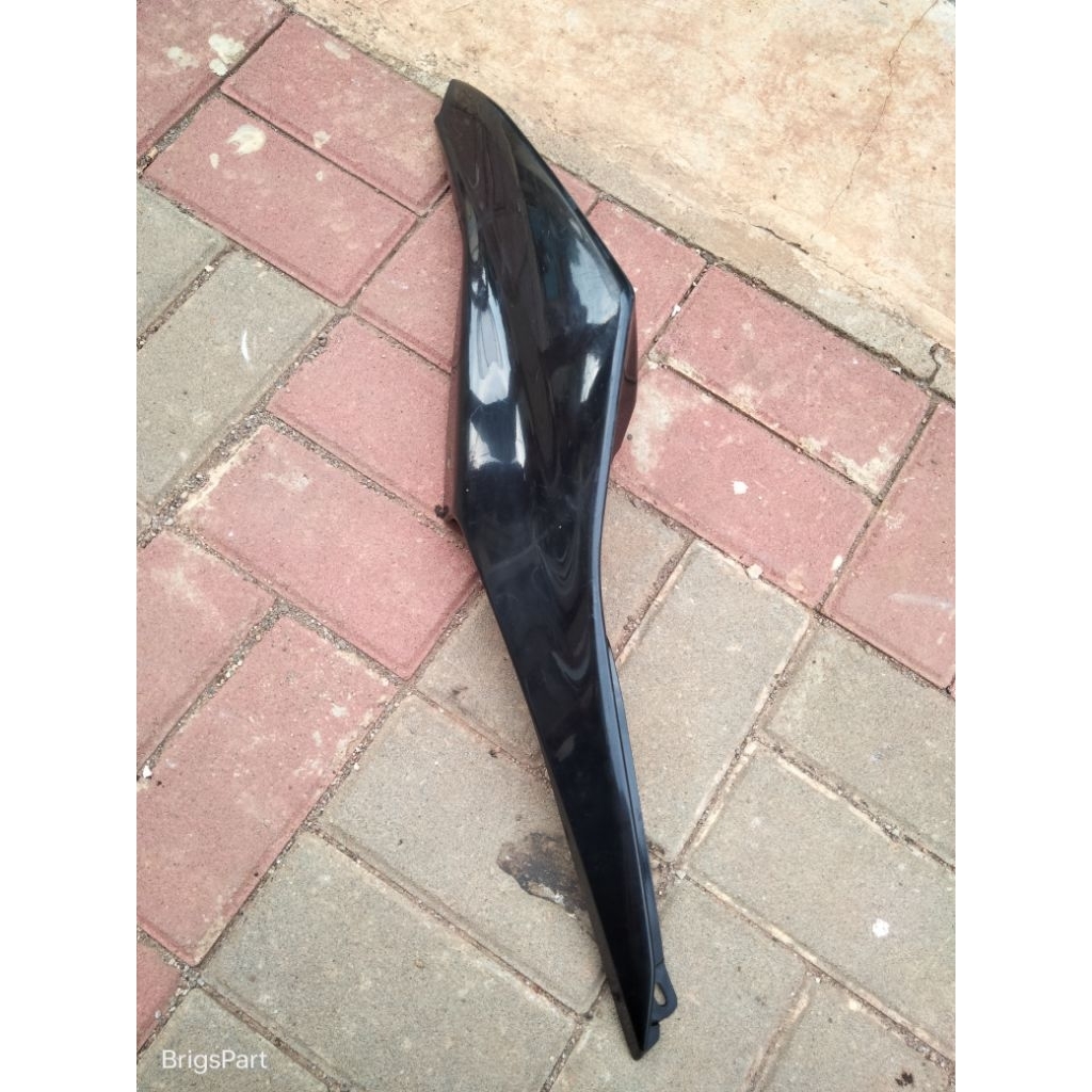 cover body bodi samping belakang kanan yamaha R15 R 15 v2 lama original