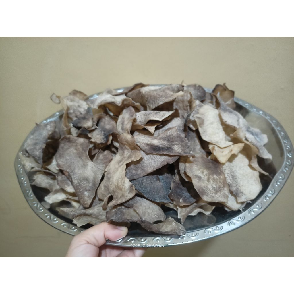 kerupuk gadung mentah ketan hitam original sudah di bumbuin tinggal goreng 1/2kg