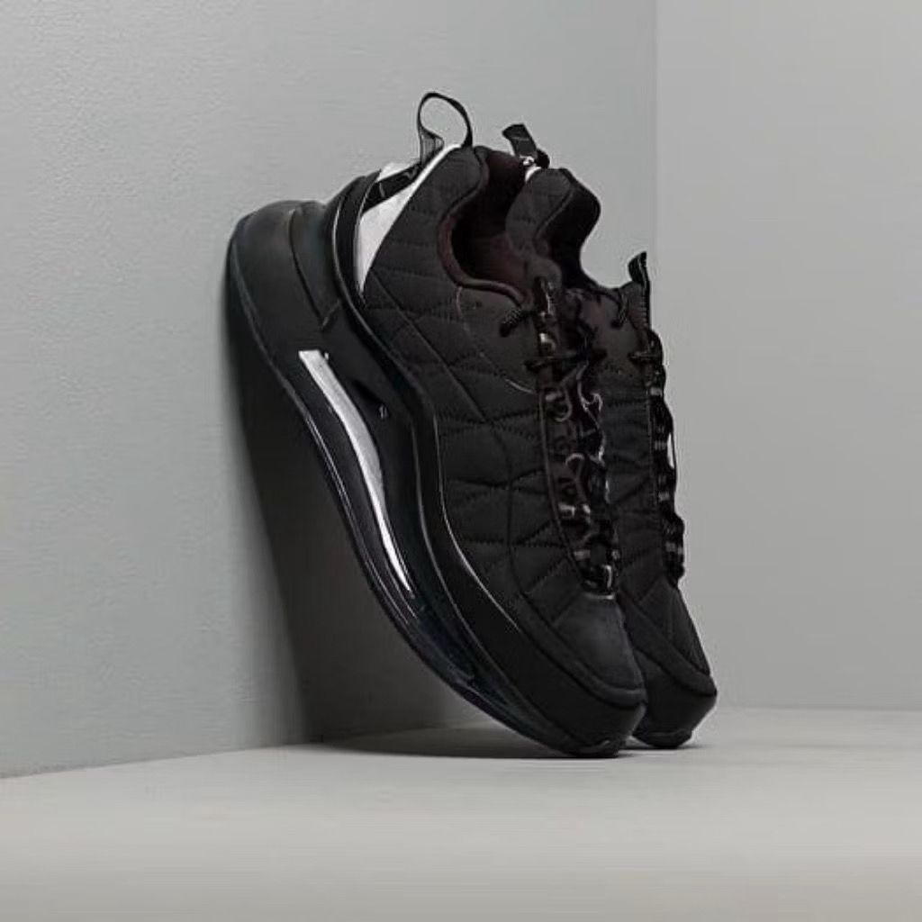 sepatu sneakers unisex 720 818