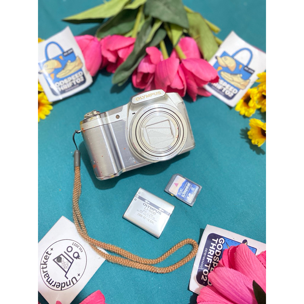 Camera Digital Olympus Stylus SZ-16 Silver series 16.1 MegaPixels 24x Optical Zoom Builtin WiFi