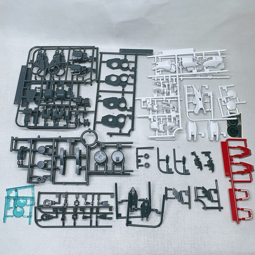 Bandai MG Gundam 00 Raiser Part Leg